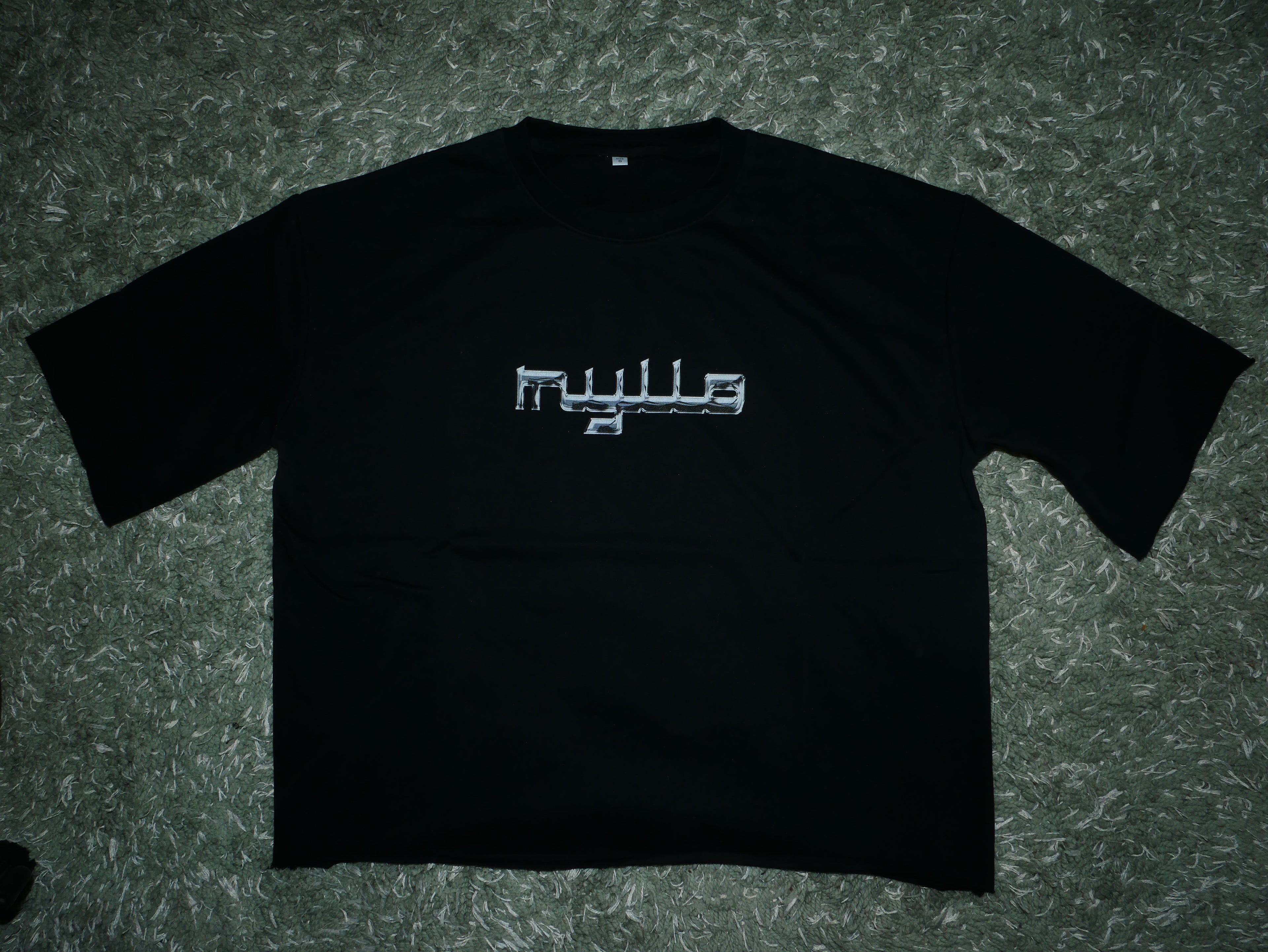 'Myllo' Box Cropped Black Tee